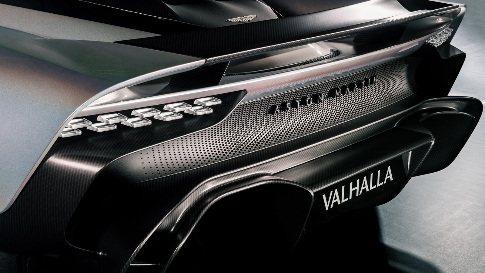 Supercarro Aston Martin Valhalla: desenvolvido com tecnologia e experiência  da Fórmula 1 - Aston Martin